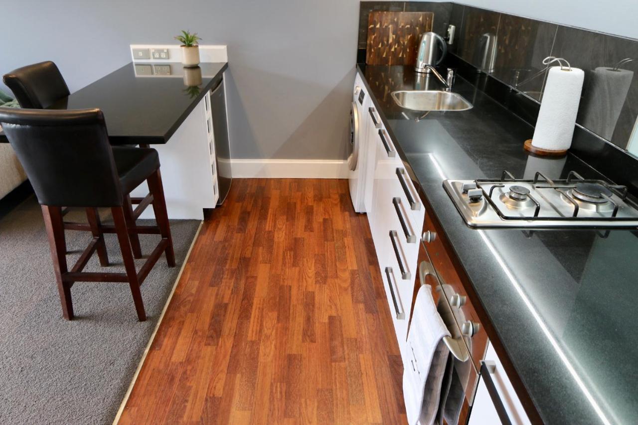 Alpine Village - 2 Bedroom Executive Apartment Квинстаун Экстерьер фото