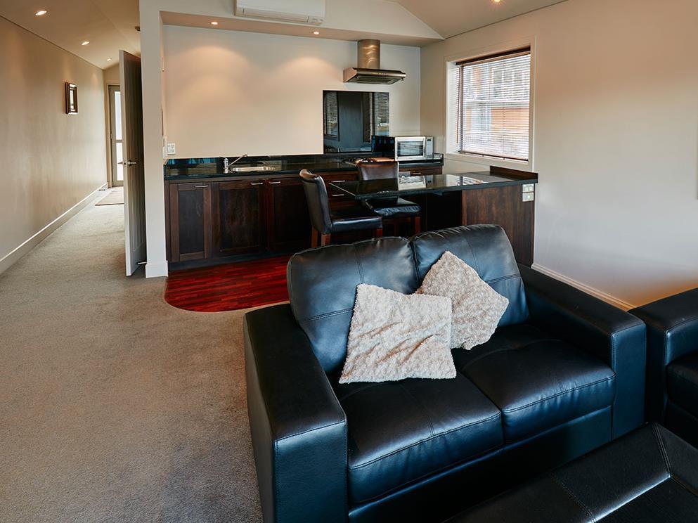 Alpine Village - 2 Bedroom Executive Apartment Квинстаун Экстерьер фото