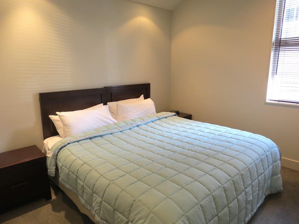 Alpine Village - 2 Bedroom Executive Apartment Квинстаун Экстерьер фото