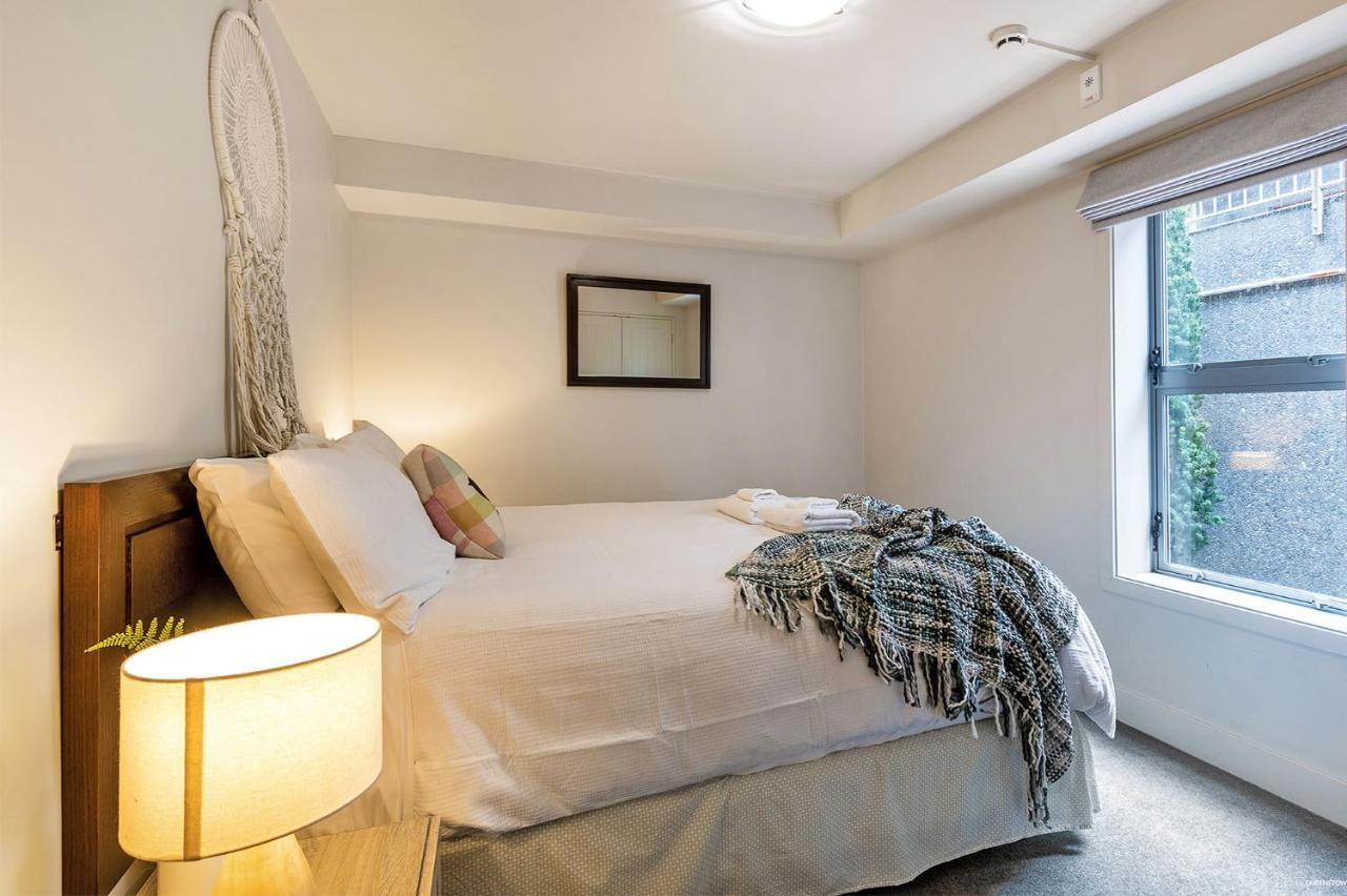 Alpine Village - 2 Bedroom Executive Apartment Квинстаун Экстерьер фото