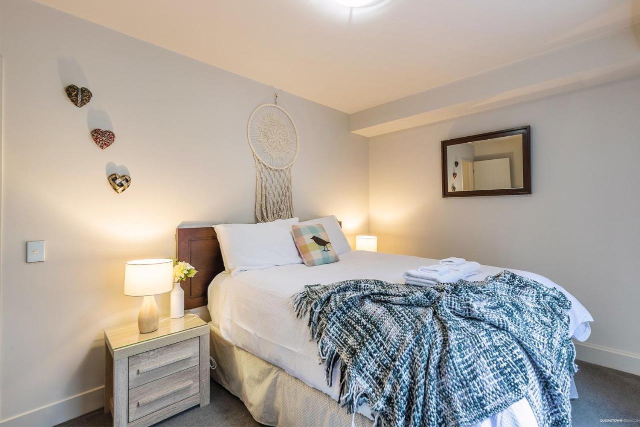 Alpine Village - 2 Bedroom Executive Apartment Квинстаун Экстерьер фото