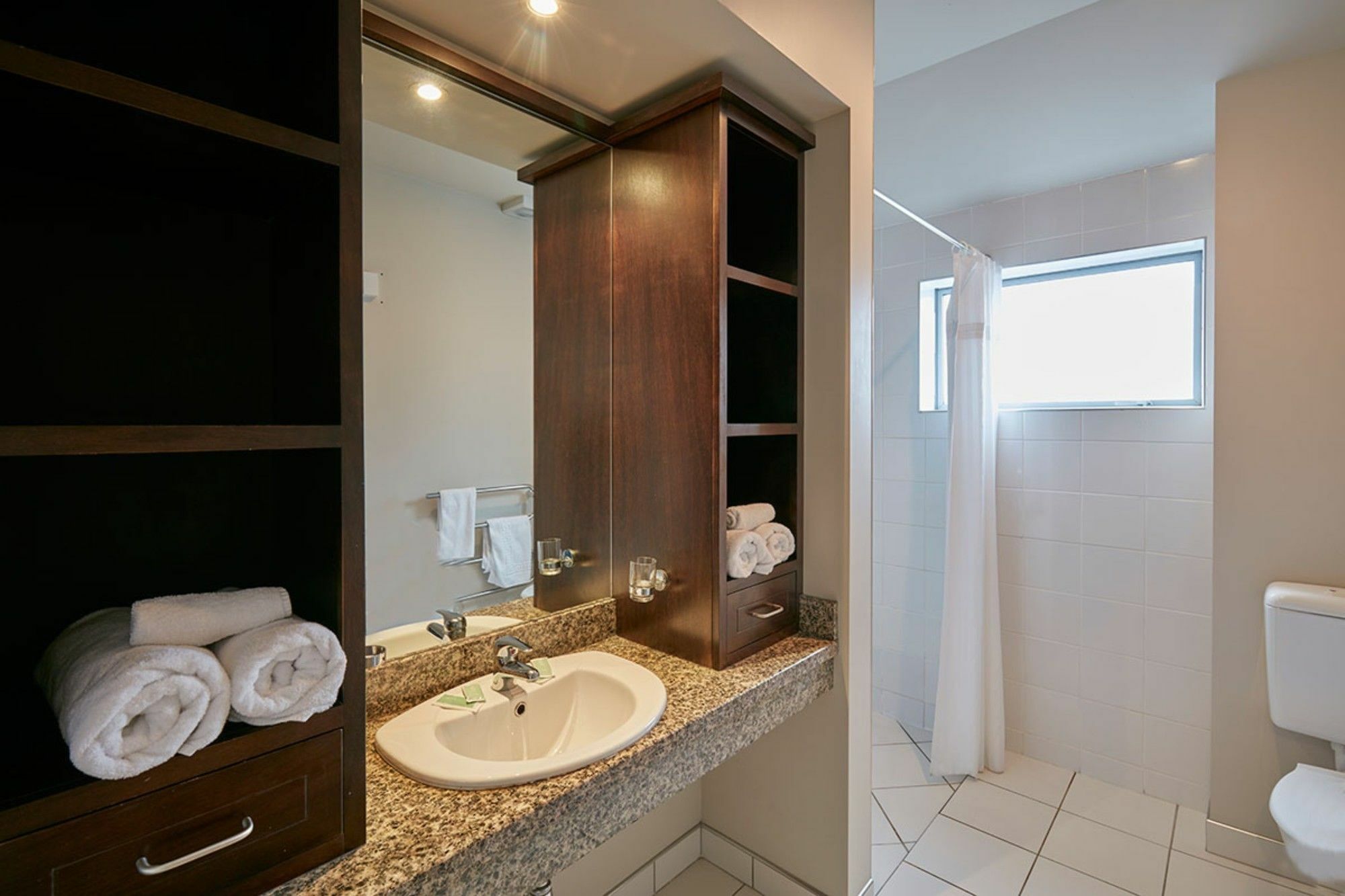Alpine Village - 2 Bedroom Executive Apartment Квинстаун Экстерьер фото